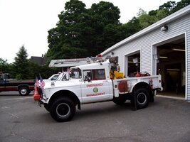 ai32.photobucket.com_albums_d20_kitn1mcc_emtrucks_100_0284.jpg