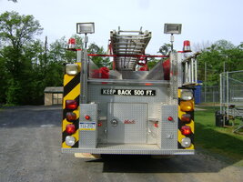 ai48.photobucket.com_albums_f209_lv541_1970_20CF_20Mack_DSC02766.jpg