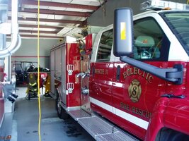 ai170.photobucket.com_albums_u259_amccullers_EFD_20trucks_P1010019_1.jpg