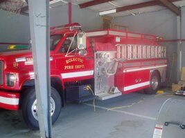 ai170.photobucket.com_albums_u259_amccullers_EFD_20trucks_P1010004_2.jpg