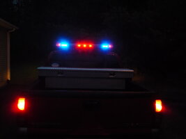 ai130.photobucket.com_albums_p247_ct_bigcat_Lightbar_20Build_Off_P1030537.jpg
