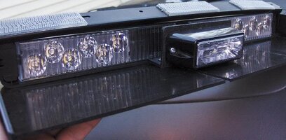 ai122.photobucket.com_albums_o270_johnsom4_2007_elightbars_light1.jpg