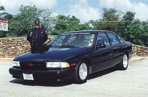 ai174.photobucket.com_albums_w120_350v8s10_COP_SS_in_Eureka_Springs.jpg