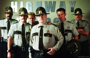 awww.coxian.com_media_photos_supertroopers_2001_groupshot.jpg