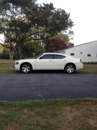 ai174.photobucket.com_albums_w120_350v8s10_White_20Charger_1e2d7bb662caf78ae59bb30c4c60943ec06.jpg