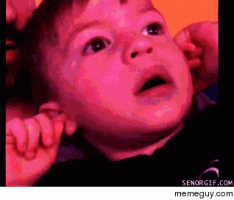 amemeguy.com_photos_images_kids_mind_is_blown_watching_fireworks_for_the_first_time_160694.gif