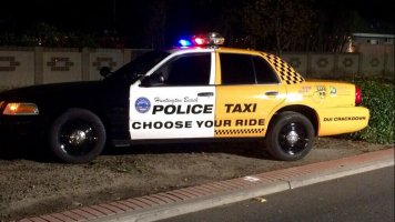 la-me-ln-police-car-taxi-hybrid-targets-new-years-eve-drinkers-20141231.jpg